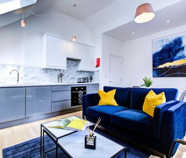 Dukes Avenue - Photo 3