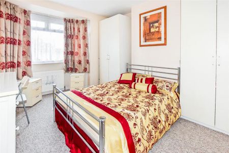 4 bedroom house to rent - Photo 4