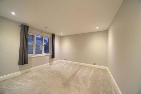 4 bedroom bungalow to rent - Photo 3