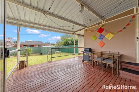 8 Pardalote Street, Ingleburn, NSW 2565 - Photo 4