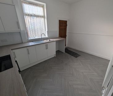 2 bedroom terraced house to rent - Photo 4