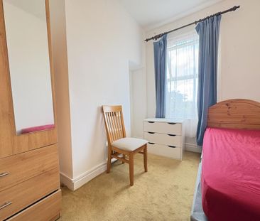 1 bedroom in a house share to rent - Photo 5