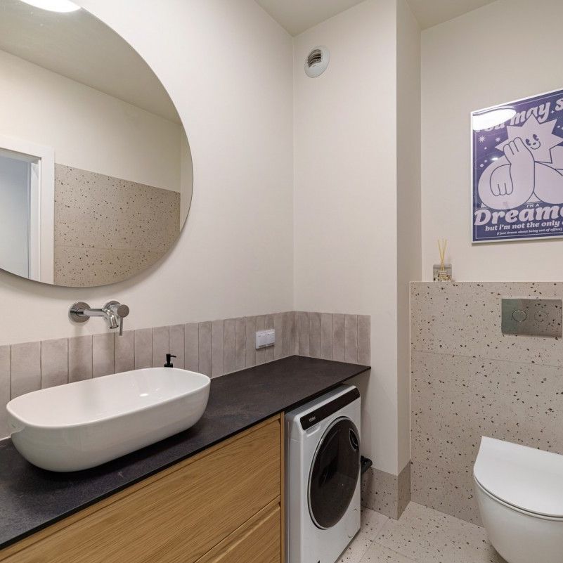 Świeżo wykończone/ Parking Podziemny /Klimatyzacja - Zdjęcie 1