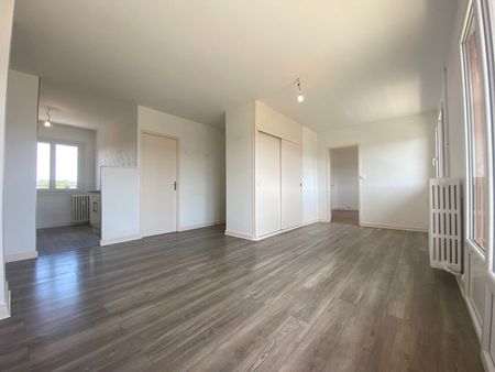 Location Appartement 3 pièces 56m² BESANCON 25000 - Photo 2