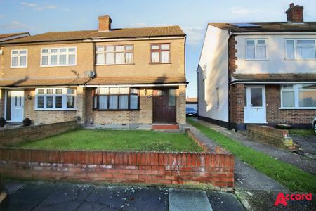 3 bedroom semi-detached house to rent - Photo 5
