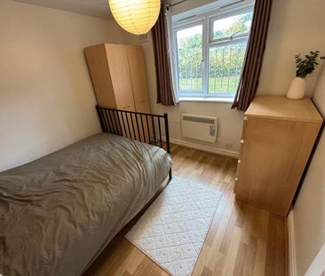 2 Bed Flat, Broomfield Lodge, LS6 - Photo 4