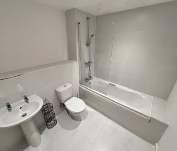 Cross Street, Lancashire - Photo 6