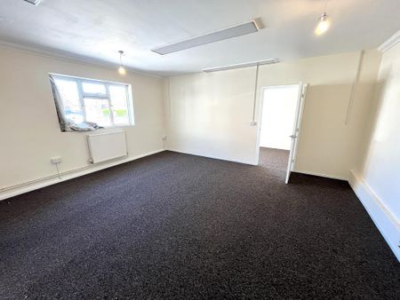 1 bedroom ground floor flat to rent - Photo 2