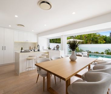 Single-Level Sanctuary with Pool, Style & Ultimate Seclusion - Photo 2