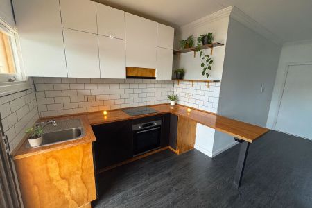 Cozy Self-Contained Unit - Photo 3