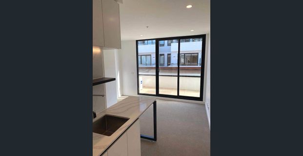 Popular 1 Bedroom 1 study apartment Available Now - Photo 1