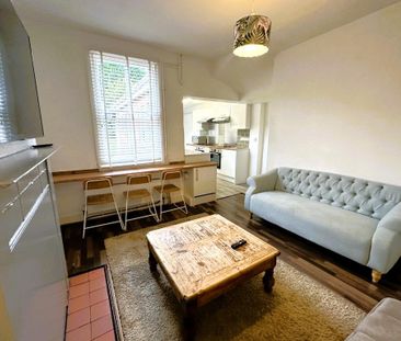 6 bedroom terraced house to rent - Photo 1