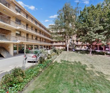 Modern One-Bedroom Apartment in Prime St Kilda Road Location - Photo 6