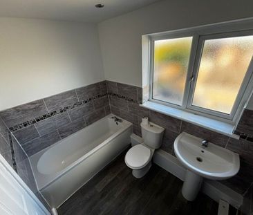 3 bed Semi-Detached - To Let - Photo 2