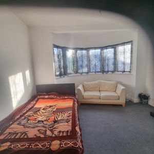 1 Bed Flat, Endersleigh Gardens, NW4 - Photo 2