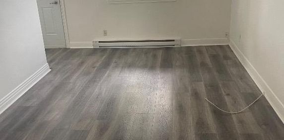 Montreal , 4 1/2 , pres metro Beaugrand - Photo 2