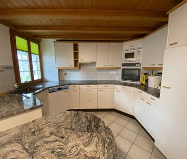 Idyllische 4,5-Zimmer-Maisonette-Wohnung mit farbigen Akzenten - Photo 3