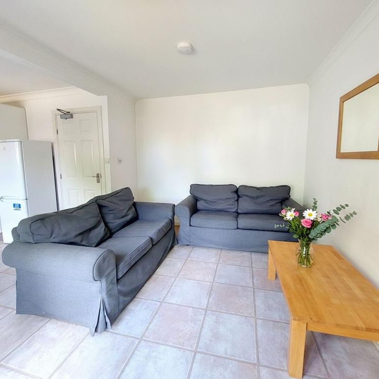 4 bedroom terraced house to rent - Photo 1