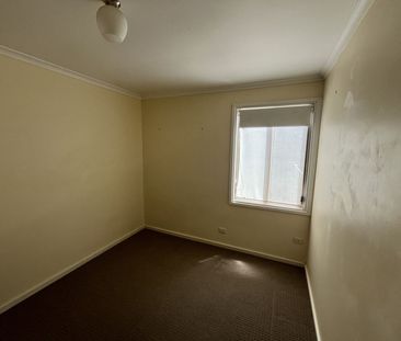 33 Hurcombe Crescent, Port Augusta West - Photo 4