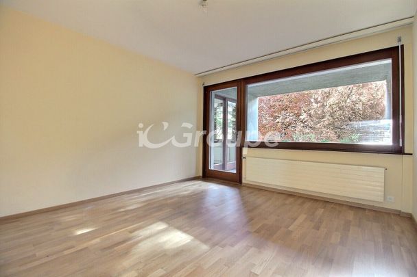 Spacious and quiet 4.5 room apartment + kitchen with separate balcony in Sion - Photo 1
