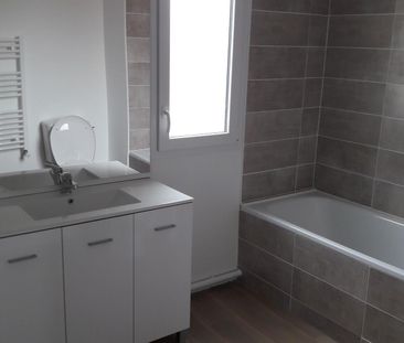 location Appartement T4 DE 82.8m² À CEPET - Photo 4