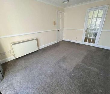 Highfield, SO17 - Photo 1