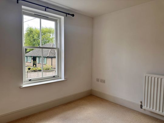 Price £895 pcm - Available Now - Unfurnished - Photo 1