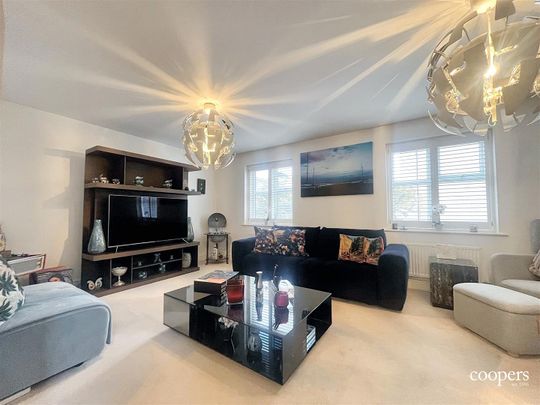 Truesdales, Ickenham, UB10 - Photo 1