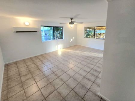 Bucasia Living on a corner block - Photo 2