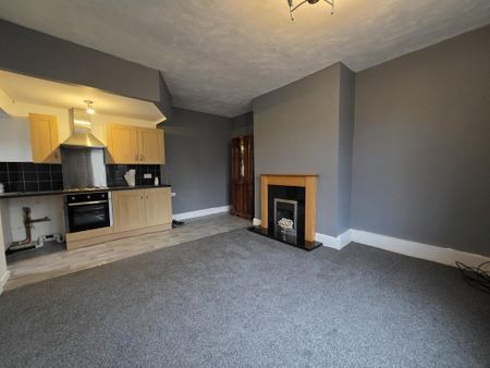 2 bedroom end of terrace house to rent - Photo 3