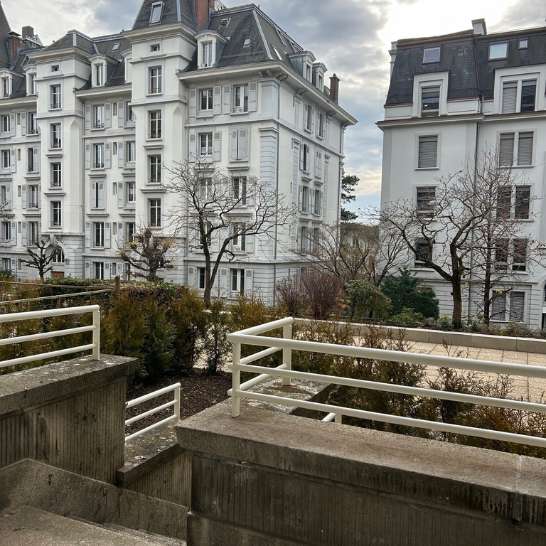 A LOUER ! beau studio avec jardin quartier sous-gare - Photo 1