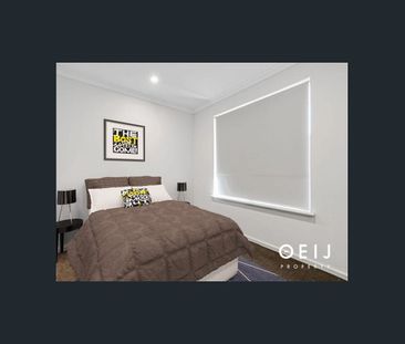 FAMILY OASIS WITH TRIPLE GARAGE & POOL! - Photo 3