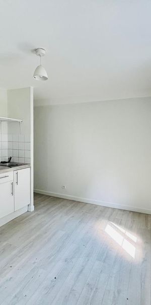 Location Appartement 1 pièce 17m² LILLE 59000 - Photo 2