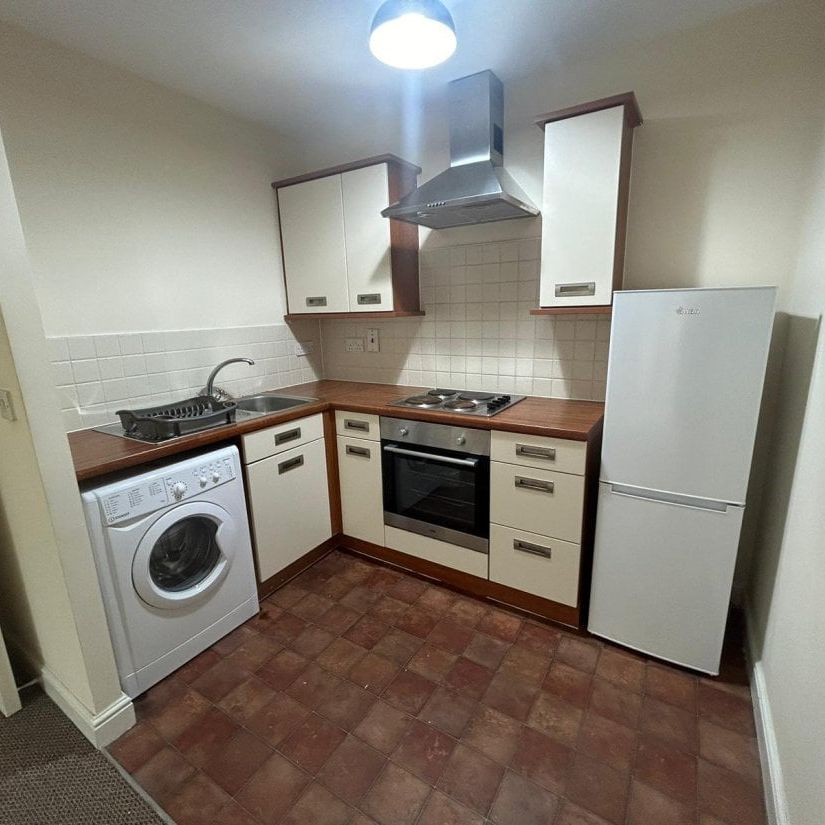 Edith Mills Close, NEATH - Photo 1