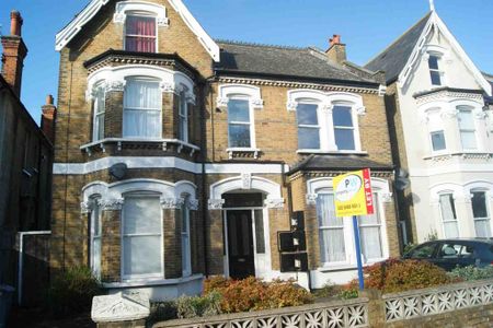 1 bedroom ground floor flat to rent - Photo 2