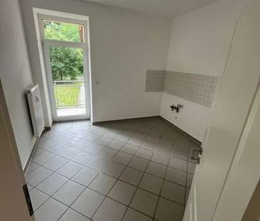 NEUES Laminat / großer Balkon an der Küche / Wanne u.v.m. - Foto 5