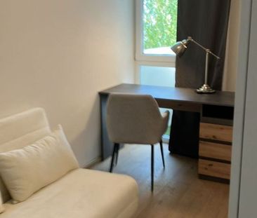 Schönes möbliertes Apartment mit 3.5 Zimmern und atemberaubendem Bl... - Photo 4