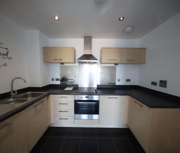 2 bedroom flat to rent - Photo 4