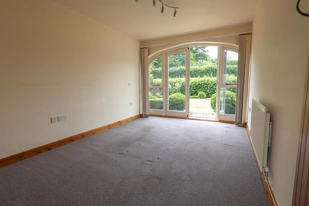 3 bedroom barn conversion to rent - Photo 1