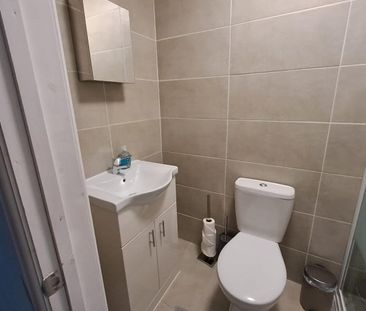 Studio Flat, Finchley Road, NW11 - Photo 3