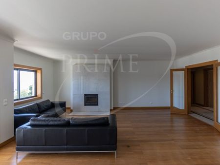 4 room luxury Flat for rent in Praca do Imperio, Porto, Distrito do Porto - Photo 2