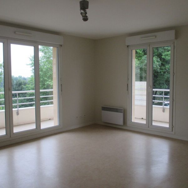 Location Appartement 2 pièces 49m² ST JEAN DE LA RUELLE 45140 - Photo 1