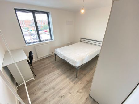 1 Bed Student Accommodation - Photo 4
