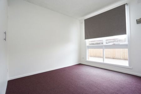 Beautiful 2 Bedroom Unit - Photo 5