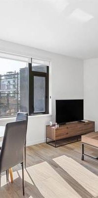 AVAILABLE NOW - PET FRIENDLY FURNISHED 1 BEDROOM @ 210 E 5th Ave - Photo 1