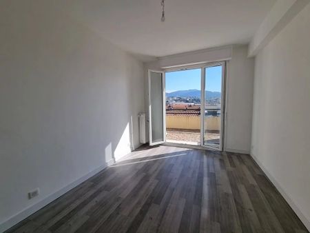 Location Appartement 2 pièces 43m² NICE 06000 - Photo 5
