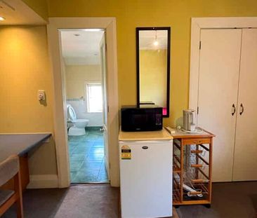 Fully Furnished Ensuite Room with Private Bathroom - Photo 5