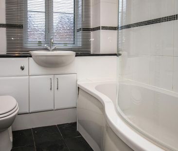 3 bedroom terraced house to rent - Photo 2