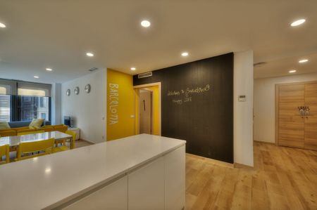 Travessera de Gràcia, Barcelona, Catalonia 08021 - Photo 4