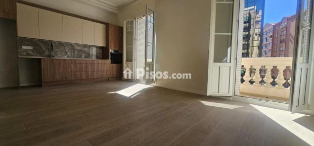 Piso en alquiler en Centro - Foto 1